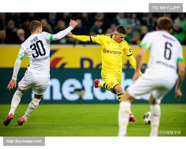 多特蒙德主场狂轰十三球 攻势足球背后暴露防守组织松散